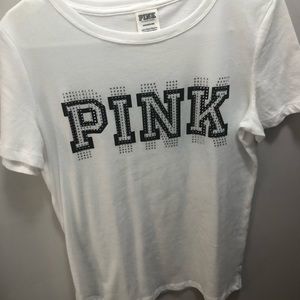 pink tee.